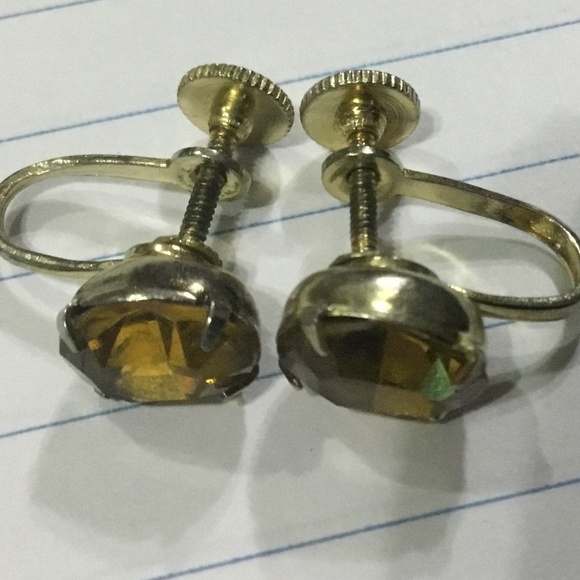 Vintage emerald green coloured rhinestone jewellery set- screw on earrings - Picture 2 of 10